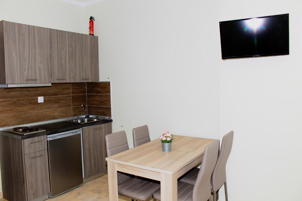 Elia Beach Modern Suites Флогита Экстерьер фото